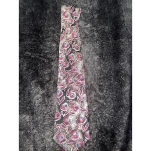 Vintage Wembley Men's Necktie Floral Purple‎ And Black Polyester